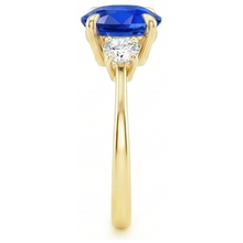 natural round sapphire 3ct ring top view