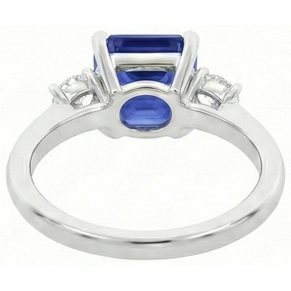 natural emerald sapphire 4.50ct ring on white background