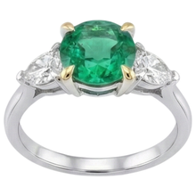 Real Fine Emerald Gemstone Ring – front view