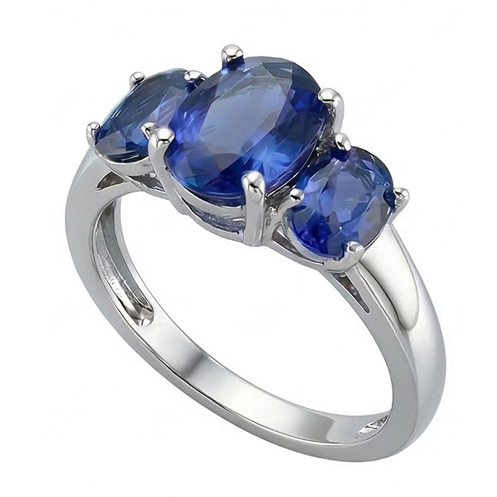 natural oval sapphire 4ct ring close up detail