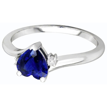 natural round sapphire 1.75ct ring close up detail