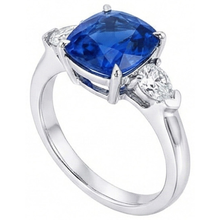 natural cushion sapphire 3.25ct ring close up detail