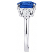 natural cushion sapphire 3.25ct ring top view