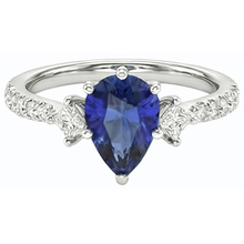 natural round sapphire 2.50ct ring close up detail