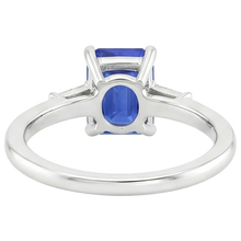 natural emerald sapphire 3.50ct ring close up detail