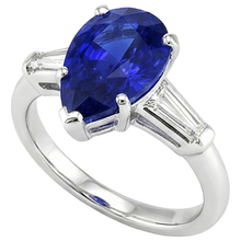 natural pear sapphire 4.50ct ring top view