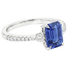 natural emerald sapphire 4.50ct ring profile view