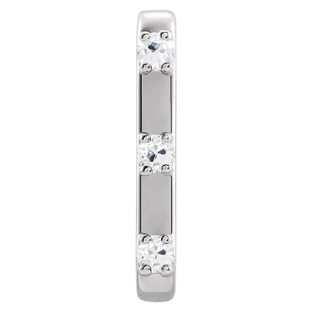 Antique Cushion Brilliant Diamond ring in 14 Karat White Gold – front view