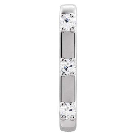 Antique Cushion Brilliant Diamond ring in 14 Karat White Gold – front view