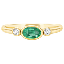 4.50 Carats Bezel Set Green Emerald & Natural Earth Mined Diamond Wedding Ring 3 Stone