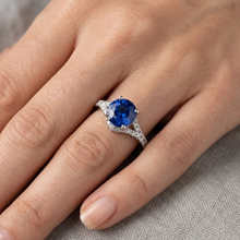 natural round sapphire 4.35ct ring on white background