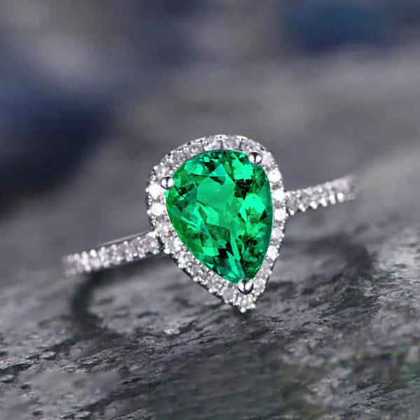 4.40 Carats Green Emerald With Natural Earth Mined Diamond Ring White Gold Fine Lady Jewellery