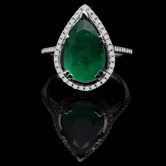4.50 Ct Green Emerald Gemstone And Diamond Engagement Ring