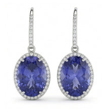 natural round sapphire 5.42ct earring close up detail