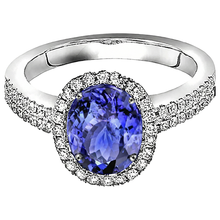 natural round tanzanite 5.60ct ring close up detail