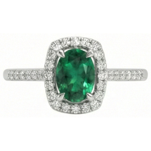 natural round emerald 5.75ct ring close up detail
