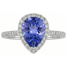 natural round tanzanite 5.75ct ring close up detail