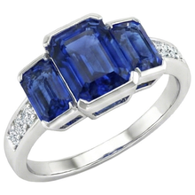 natural round sapphire 6.51ct ring close up detail