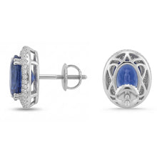 natural round sapphire 7ct earring close up detail