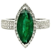8.50 Carats Green Emerald With Natural Earth Mined Diamond Ring White Gold Fine Jewellery
