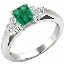 8.90 Carats Green Emerald With White Natural Earth Mined Diamonds Ring 14K White Gold