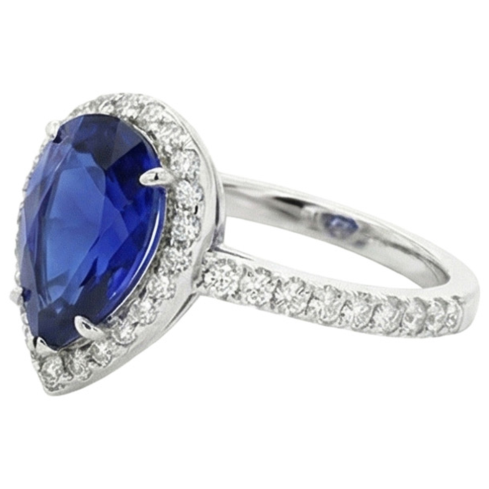 natural round sapphire 4.50ct ring close up detail