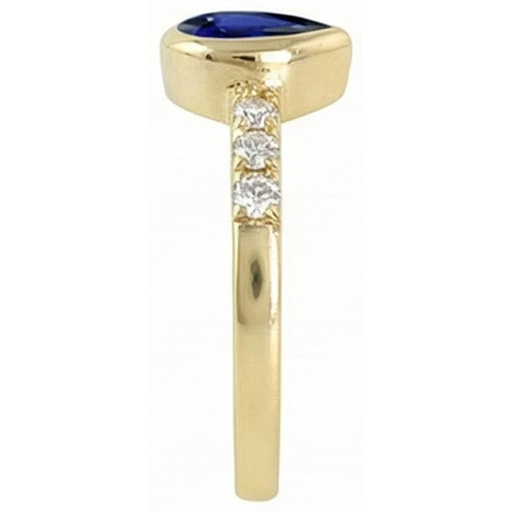 natural round sapphire 2ct watch top view