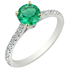 Premium Fine Emerald Precious Stone Ring 2 ct – angle view