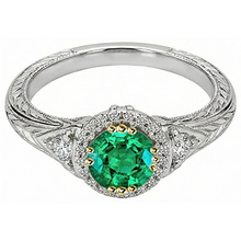 Natural Fine Emerald Gemstone Ring – side view