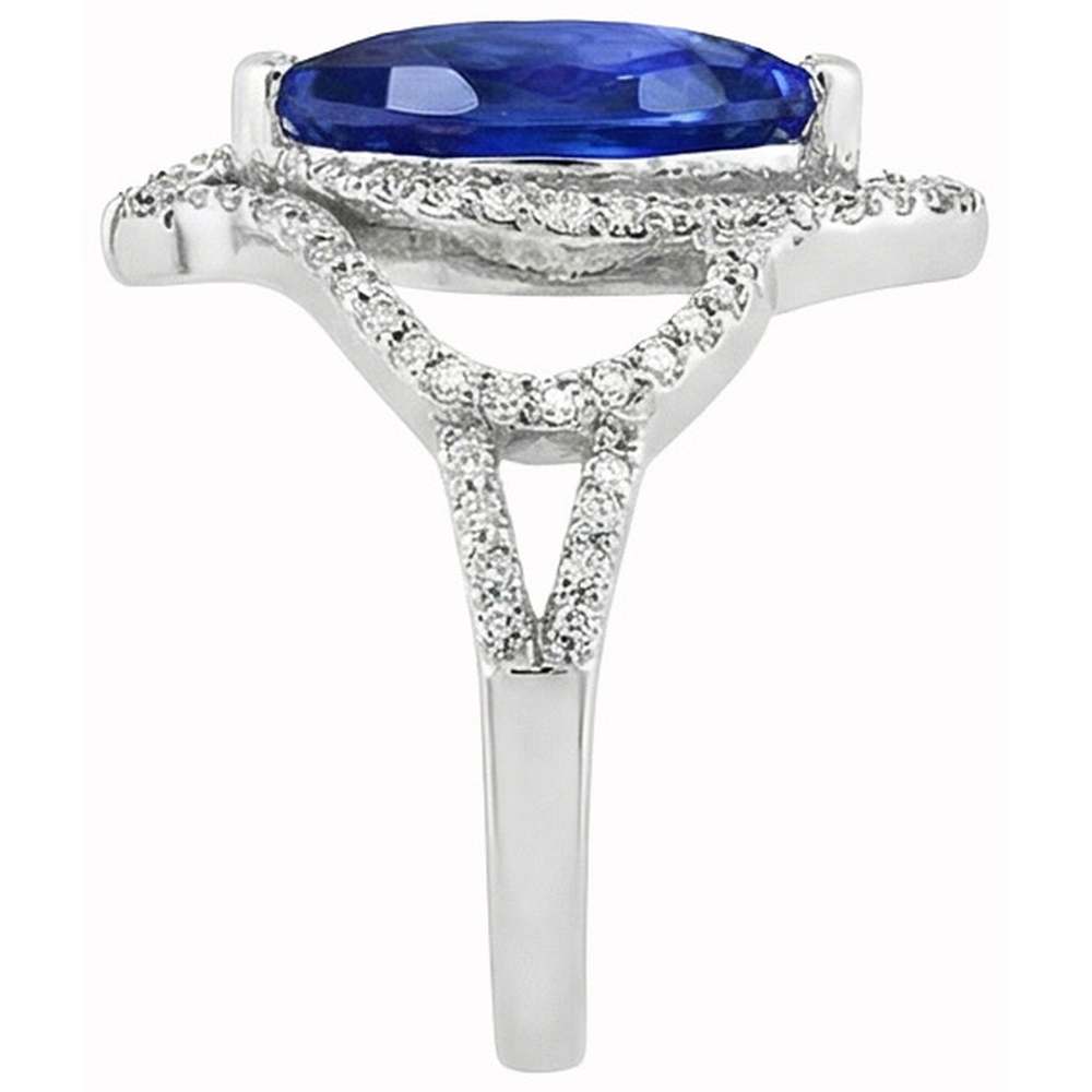 natural round sapphire 5.01ct ring on white background