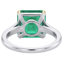 Exquisite Fine Emerald Precious Stone Ring 5 ct – back view