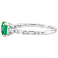 Natural Fine Emerald Gemstone Ring – profile view