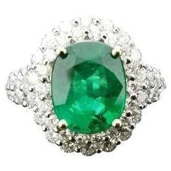 Beautiful Green Emerald With Diamond Wedding Ring White Gold 7.5 Carats