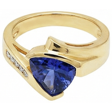 Beautiful Tanzanite Trillion Natural Earth Mined DIAMOND ( NOT LAB GROWN )s Yellow Gold Ring 1.95 Carats