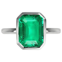 Earth-Mined Emerald Gemstone Ring 2 ct 14K White Gold – profile view