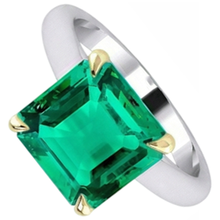 Sophisticated Emerald Precious Stone Ring 5 ct – side view