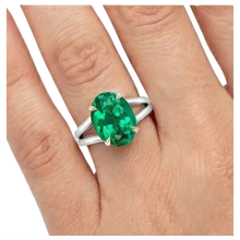 Real Fine Emerald Precious Stone Ring – back view