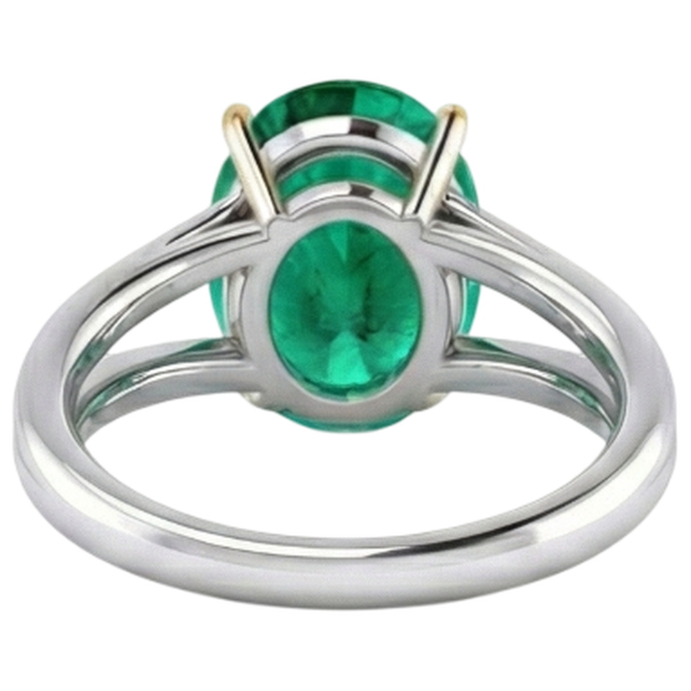 Oval Fine Emerald ring in 14K Two Tone Gold – top view