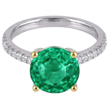 Genuine Fine Emerald Gemstone Ring – angle view