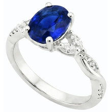 natural round sapphire 4.50ct ring close up detail