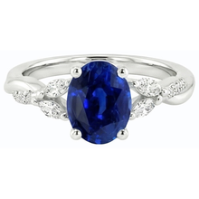 natural round sapphire 4.50ct ring on white background