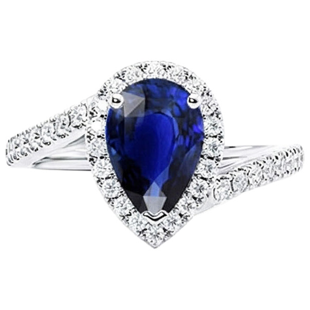 natural round sapphire 4.50ct ring on white background