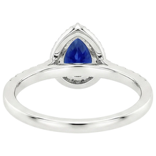 natural round sapphire 5.50ct ring close up detail