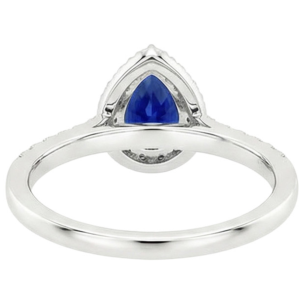 natural round sapphire 5.50ct ring close up detail