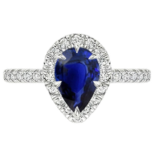 natural round sapphire 5.50ct ring on white background