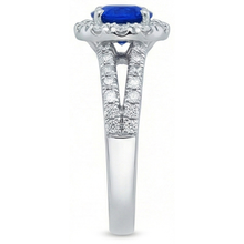 natural round sapphire 3.50ct ring close up detail
