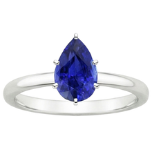 natural pear sapphire 4ct ring close up detail