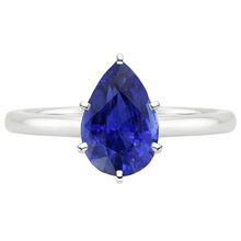 natural pear sapphire 4ct ring top view