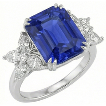 natural emerald sapphire 3ct ring close up detail