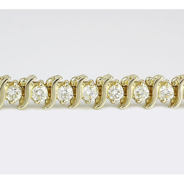 Diamond Round Cut Designer Jewelry in 14K Yellow Gold – main view